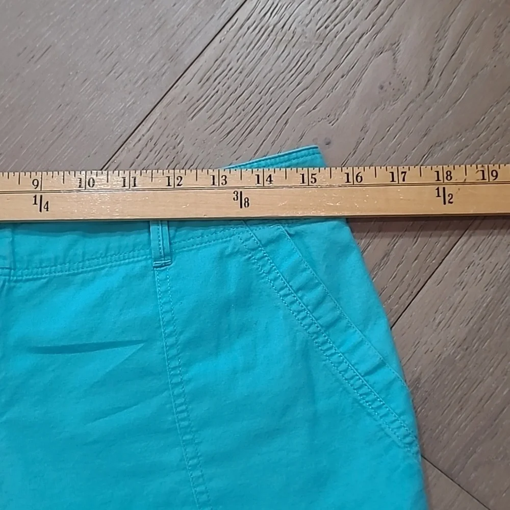 EUC Tommy Bahama Shorts Women's sz 4  Leigh Fit Blue 100% Cotton Chino Shorts